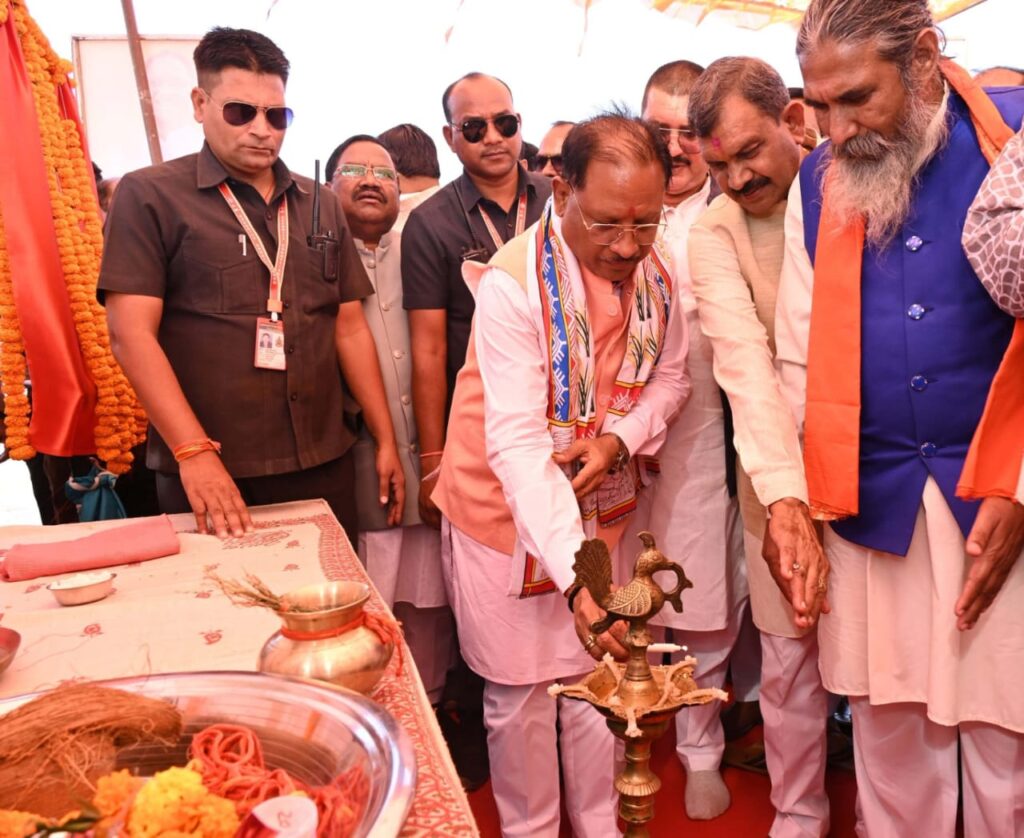 Dcgnews WhatsApp-Image-2024-11-14-at-6.01.36-PM-1024x838 मुख्यमंत्री श्री विष्णु देव साय ने भांठागांव से की धान खरीदी महापर्व की शुरुआत, 31 जनवरी तक चलेगा महोत्सव