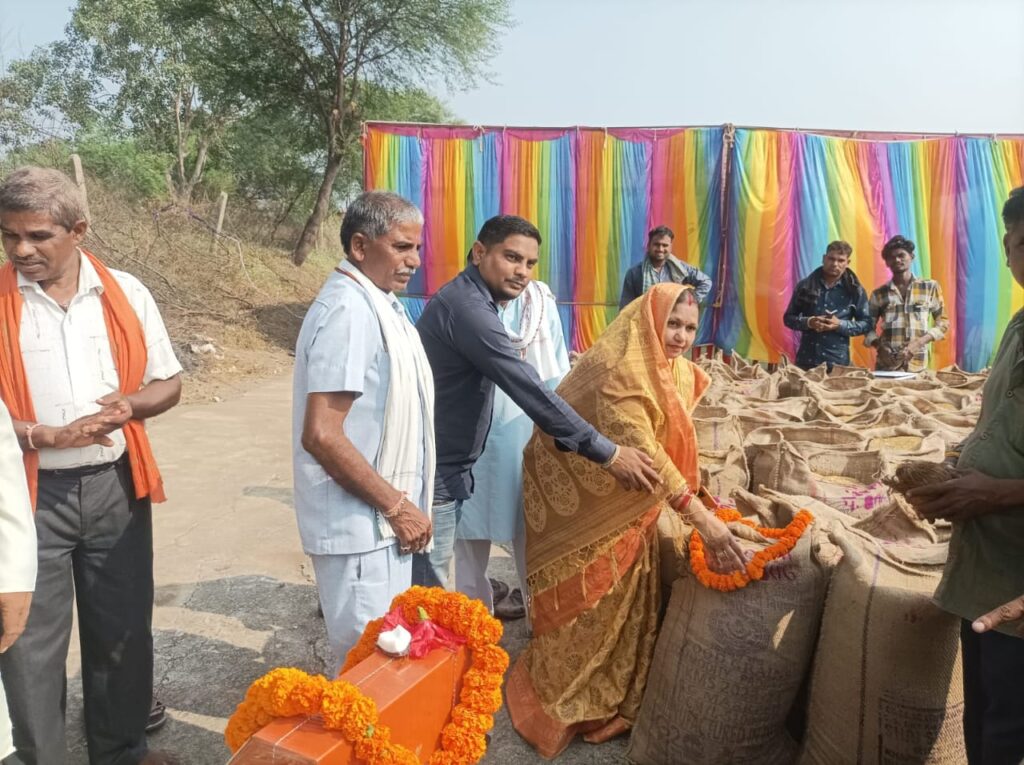 Dcgnews WhatsApp-Image-2024-11-18-at-7.34.35-PM-1-1024x765 बिलासपुर में धान खरीदी शुरू के दो दिनों में 25 हजार क्विंटल धान खरीदा गया, किसानों को तत्काल भुगतान