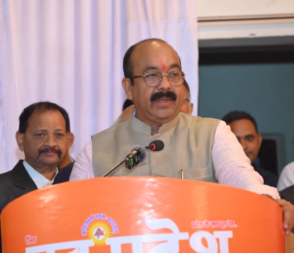 Dcgnews WhatsApp-Image-2024-11-23-at-6.33.15-PM-1024x881 नवप्रदेश समाचार पत्र के 10वें स्थापना दिवस पर मुख्यमंत्री ने किया उत्कृष्ट व्यक्तियों का सम्मान