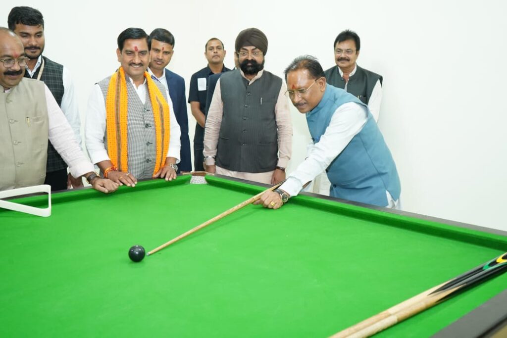 Dcgnews WhatsApp-Image-2024-11-23-at-7.17.00-PM-1024x683 मुख्यमंत्री ने बल्ला थाम किया उद्घाटन, खिलाड़ियों के लिए आधुनिक सुविधाएं बिलियर्ड्स से लेकर फ्लडलाइट्स में क्रिकेट तक