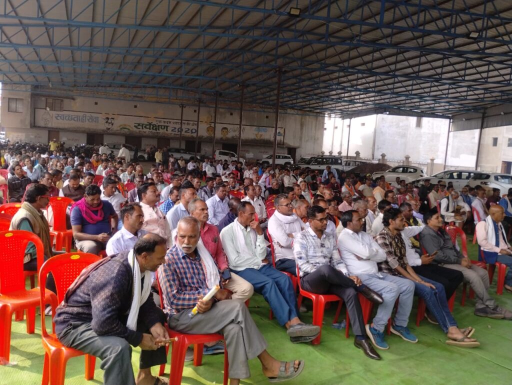Dcgnews WhatsApp-Image-2024-12-21-at-7.53.07-PM-1024x770 बिल्हा में किसान सम्मेलन: कृषि विभाग द्वारा उन्नत उपकरण और बीजों का वितरण
