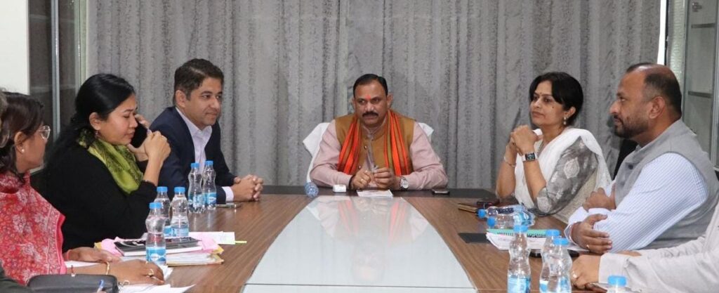 Dcgnews WhatsApp-Image-2024-12-24-at-7.24.21-PM-1-1024x417 राष्ट्रीय स्वास्थ्य मिशन और आयुष योजनाओं पर विशेष फोकस: रायपुर में समीक्षा बैठक