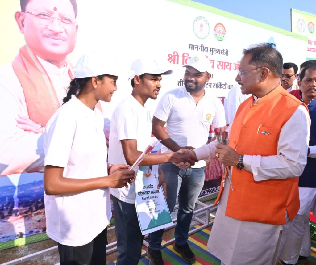 Dcgnews WhatsApp-Image-2025-03-25-at-6.38.08-PM-1024x858 जशपुर की छवि को राष्ट्रीय पर्यटन पटल पर उकेरने मुख्यमंत्री श्री साय की पहल: तीन प्रमुख पर्यटन सर्किटों का हुआ लोकार्पण