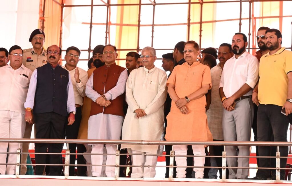 Dcgnews WhatsApp-Image-2025-03-27-at-9.18.51-PM-1024x654 प्रधानमंत्री श्री नरेन्द्र मोदी के बिलासपुर दौरे की तैयारियों का मुख्यमंत्री श्री विष्णुदेव साय ने कार्यक्रम स्थल पर पहुँचकर लिया जायजा