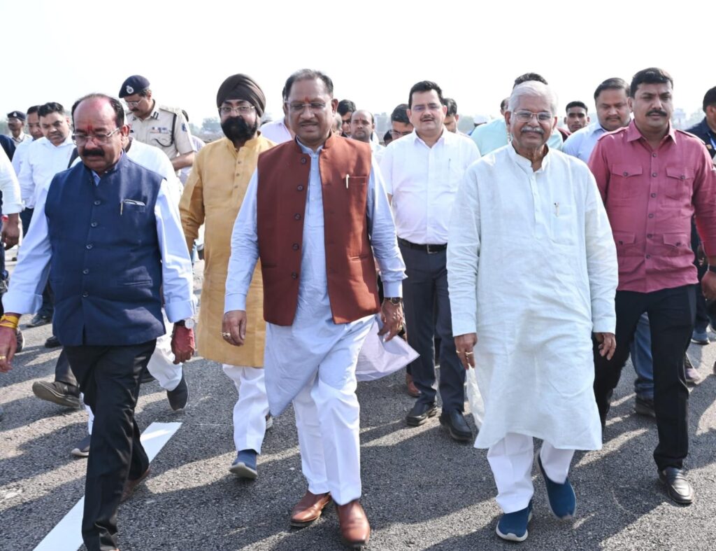 Dcgnews WhatsApp-Image-2025-03-27-at-9.18.52-PM-1-1024x787 प्रधानमंत्री श्री नरेन्द्र मोदी के बिलासपुर दौरे की तैयारियों का मुख्यमंत्री श्री विष्णुदेव साय ने कार्यक्रम स्थल पर पहुँचकर लिया जायजा