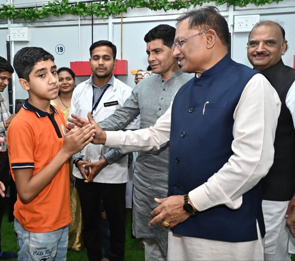 Dcgnews WhatsApp-Image-2025-03-28-at-7.50.52-PM-1024x904 मुख्यमंत्री श्री विष्णु देव साय ने किया मनोविकास केंद्र का अवलोकन